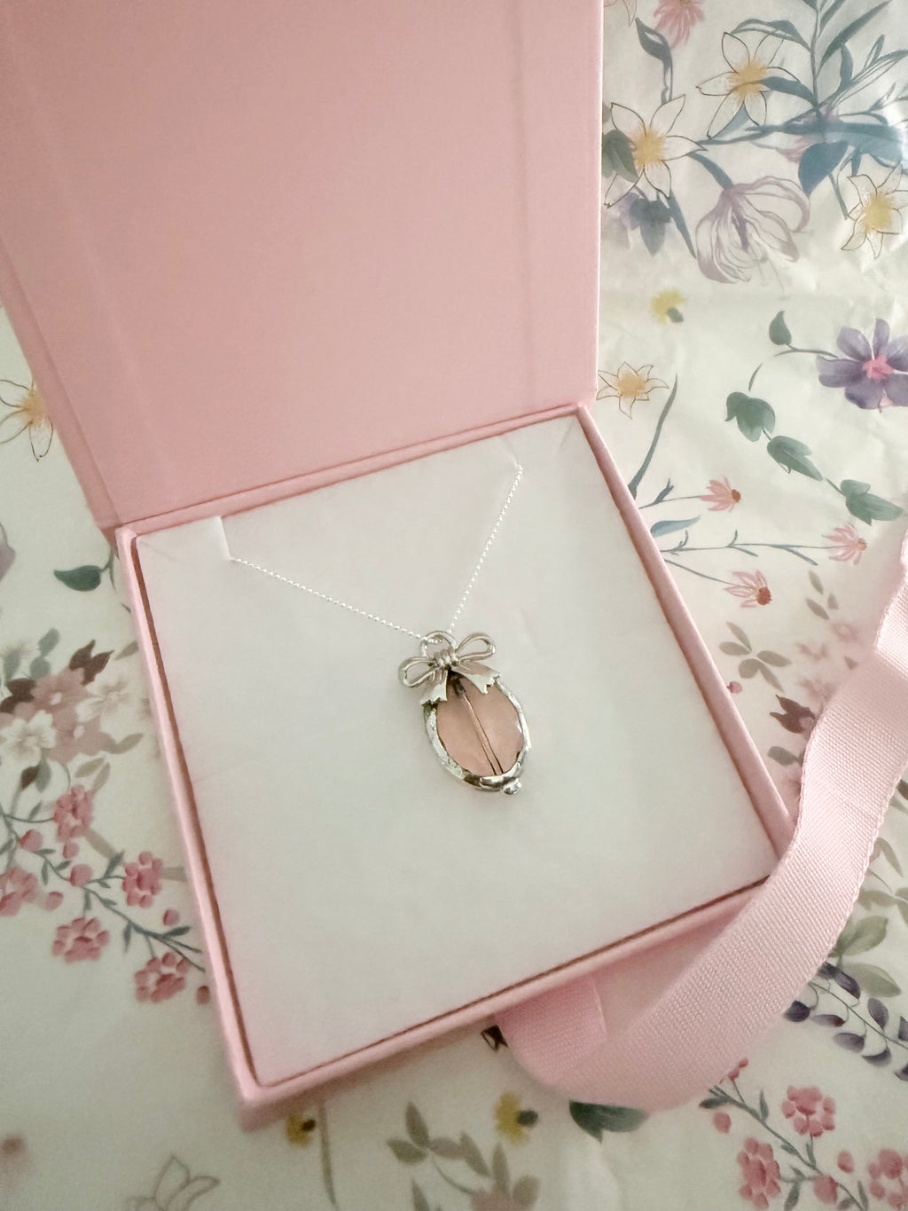 💖 New Victoria Rose Bow Necklace 💖