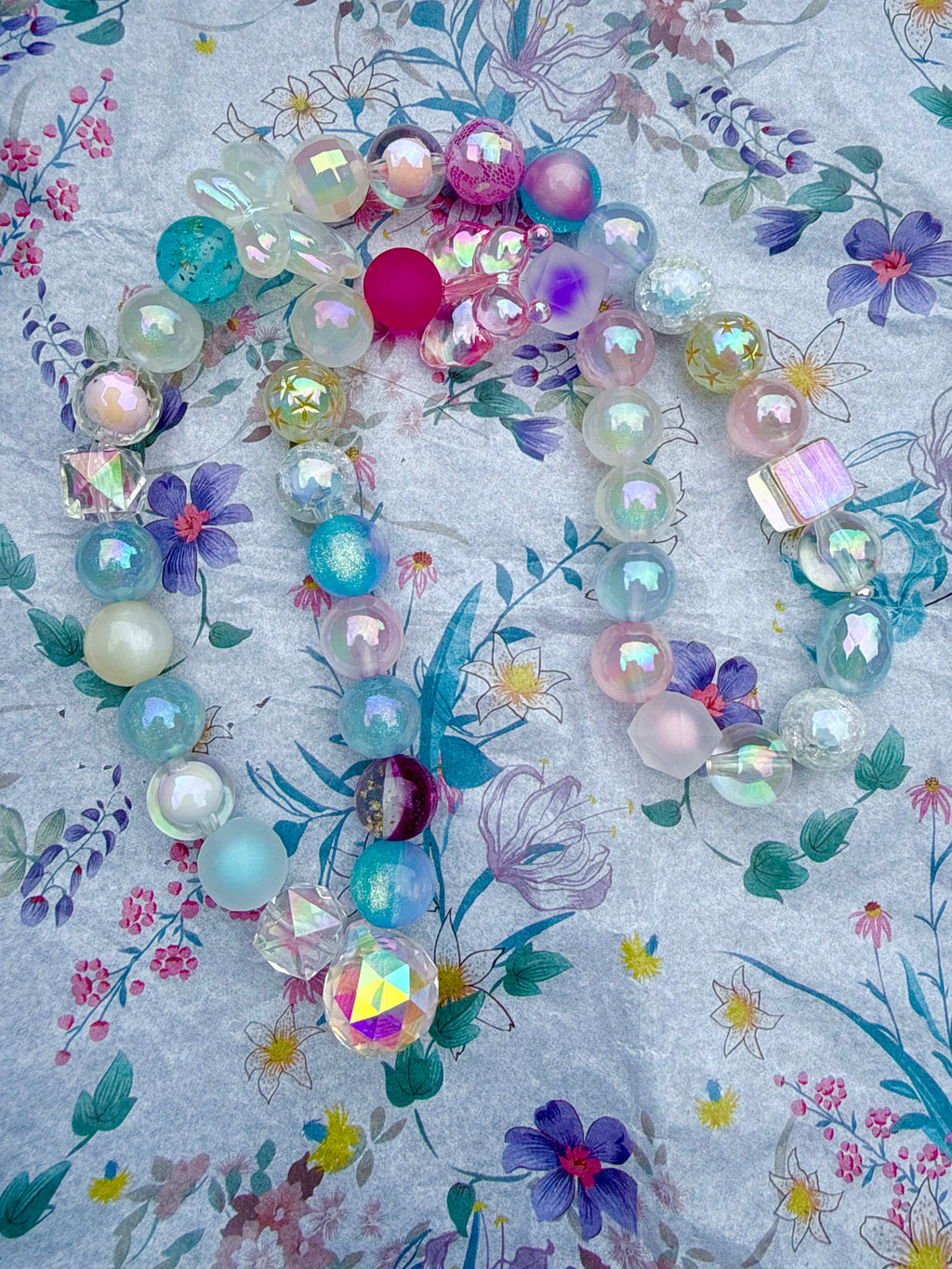 🦋 New Acrylic Stretch Beaded Necklaces 🦋